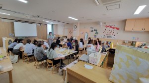 すくすく保育園園内研修－プロジェクト活動「クリスマス」ー